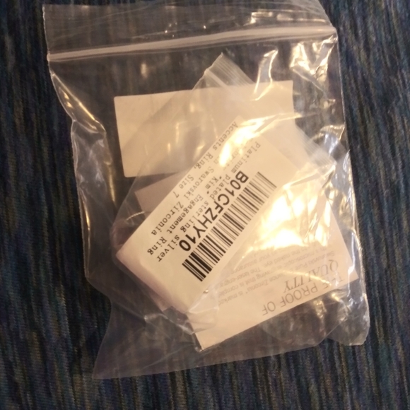 Swarovski size 7 platinum plated sterling ring - Picture 3 of 5